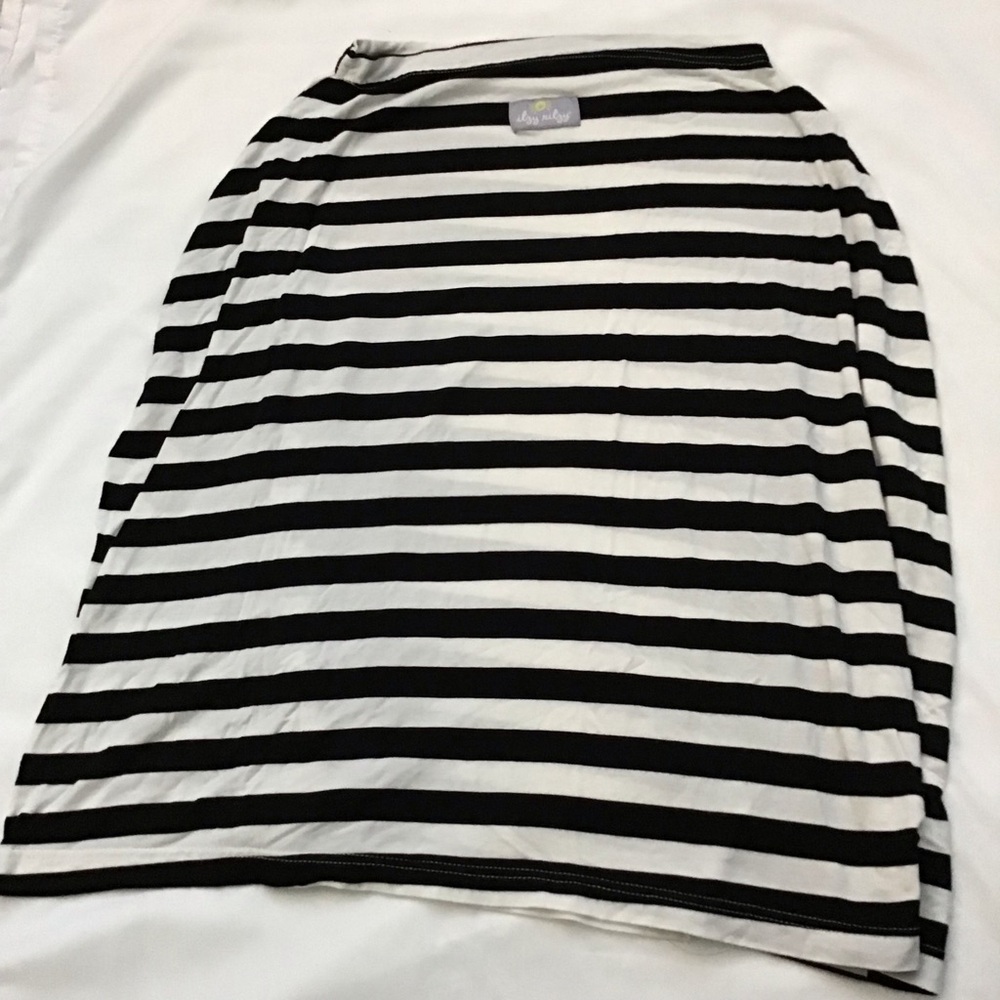 (Like New) Itzy Ritzy 4-in-1 Nursing Cover